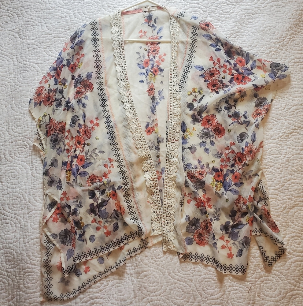 Maurices Floral Flowy Crochet Border Pullover Kimono